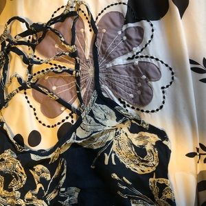 Blue and white flower print top